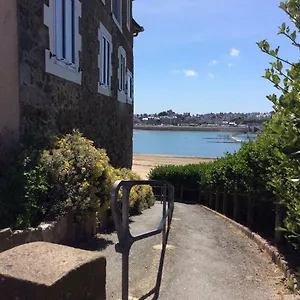 Le Dauphine 20m De La , Saint-Malo France